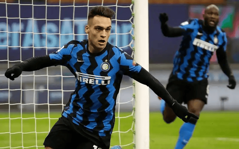 爆文标题：意甲巅峰对决！亚特兰大主场硬刚榜首国米，谁能笑傲群雄？